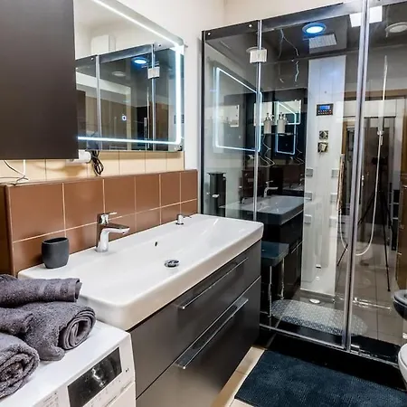 Strieborna V Centre Mesta