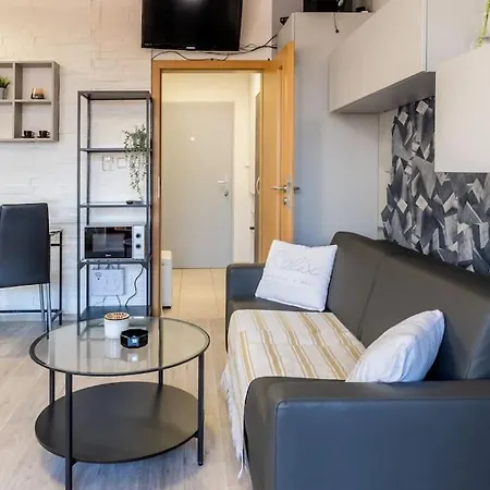 Strieborna V Centre Mesta דירה *